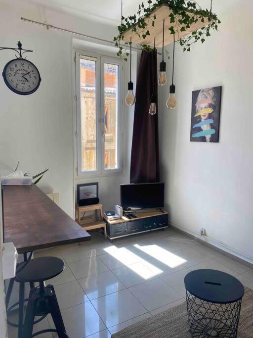 Entre Gare Saint Charles Et Vieux Port Apartamento Marselha Exterior foto